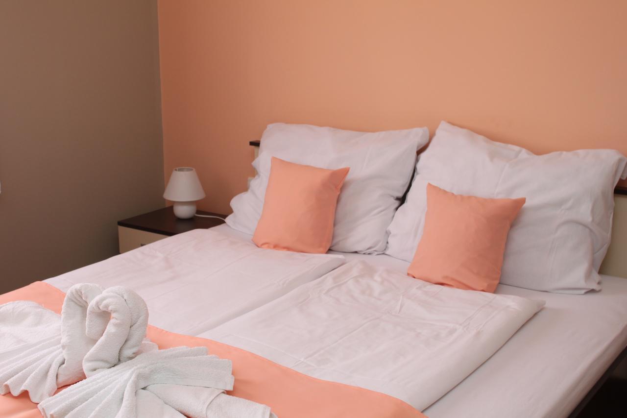 Sun Apartments ซูโบติกา ภายนอก รูปภาพ
